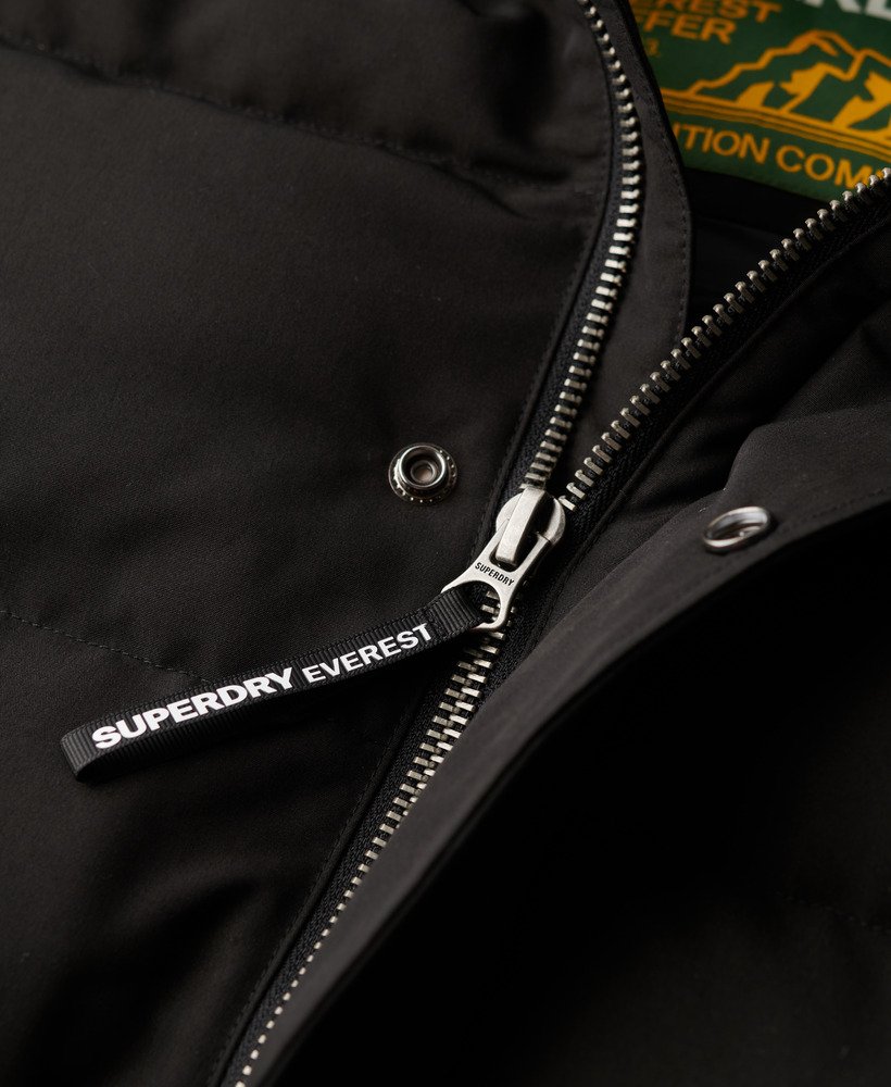 jaqueta puffer curta com capuz everest na cor preto jato