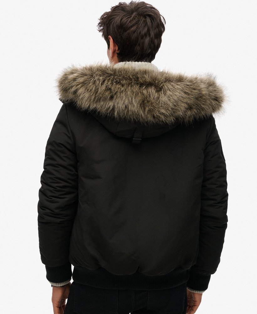 jaqueta bomber acolchoada everest com capuz na cor preto jato