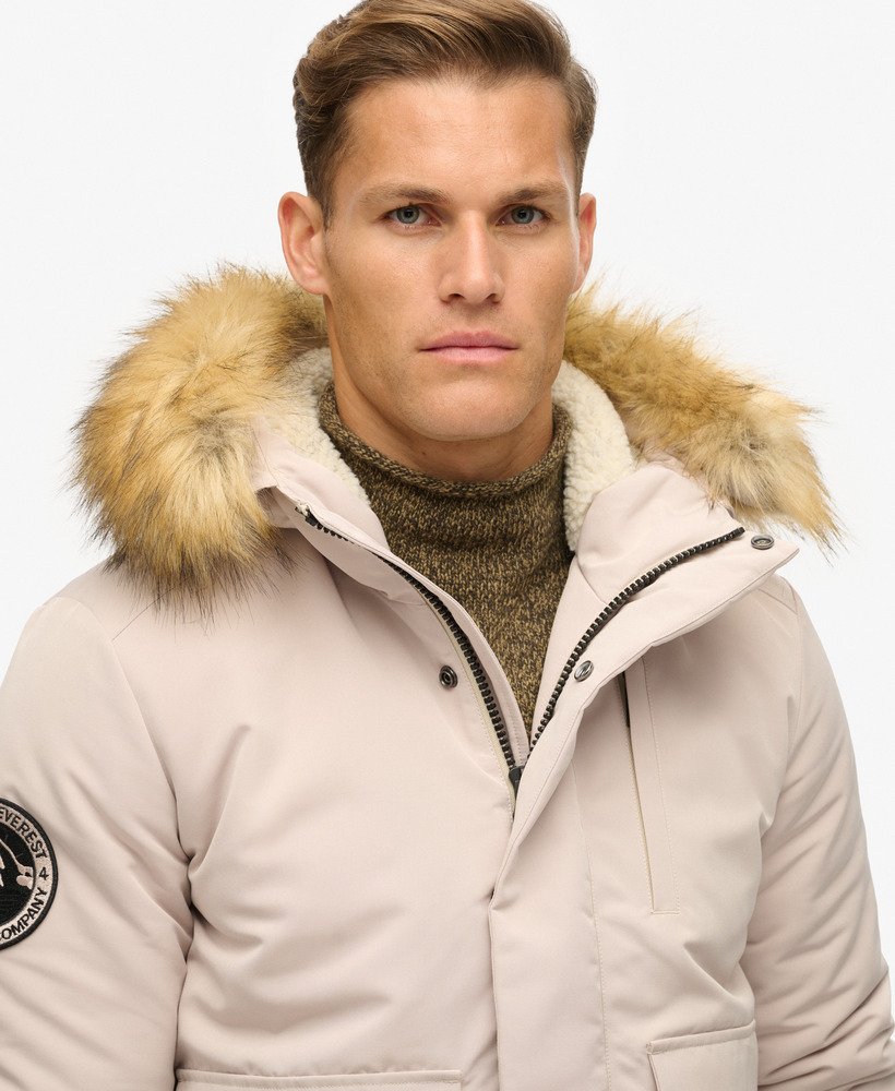 jaqueta bomber acolchoada everest com capuz na cor cinza chateau.