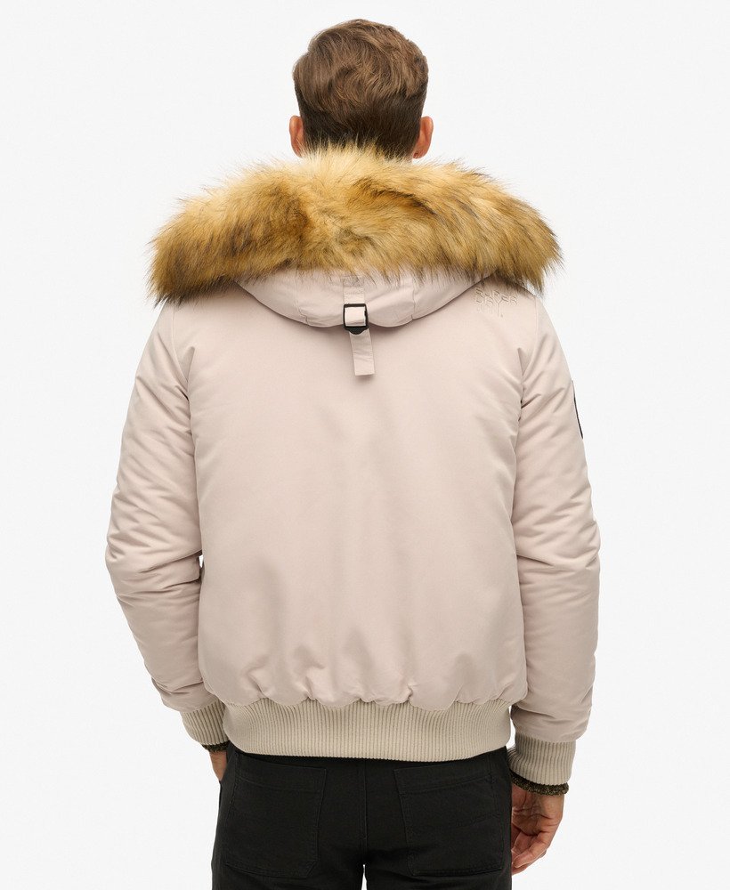 jaqueta bomber acolchoada everest com capuz na cor cinza chateau.