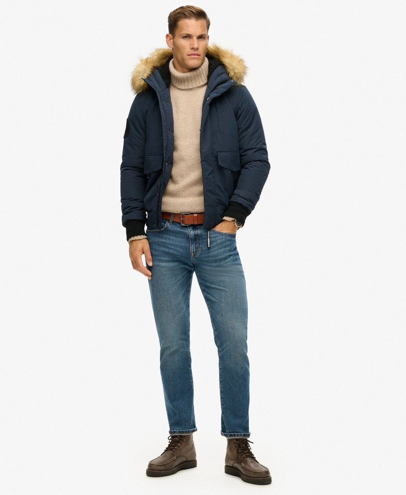 jaqueta bomber acolchoada everest com capuz na cor nordic chrome navy.