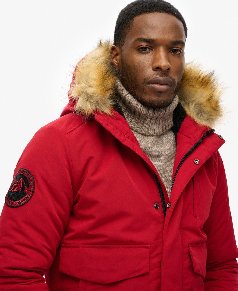 jaqueta bomber acolchoada everest com capuz na cor vermelho escuro
