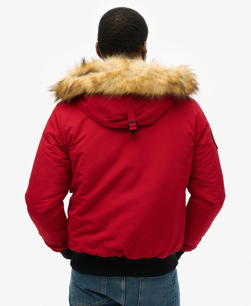 jaqueta bomber acolchoada everest com capuz na cor vermelho escuro