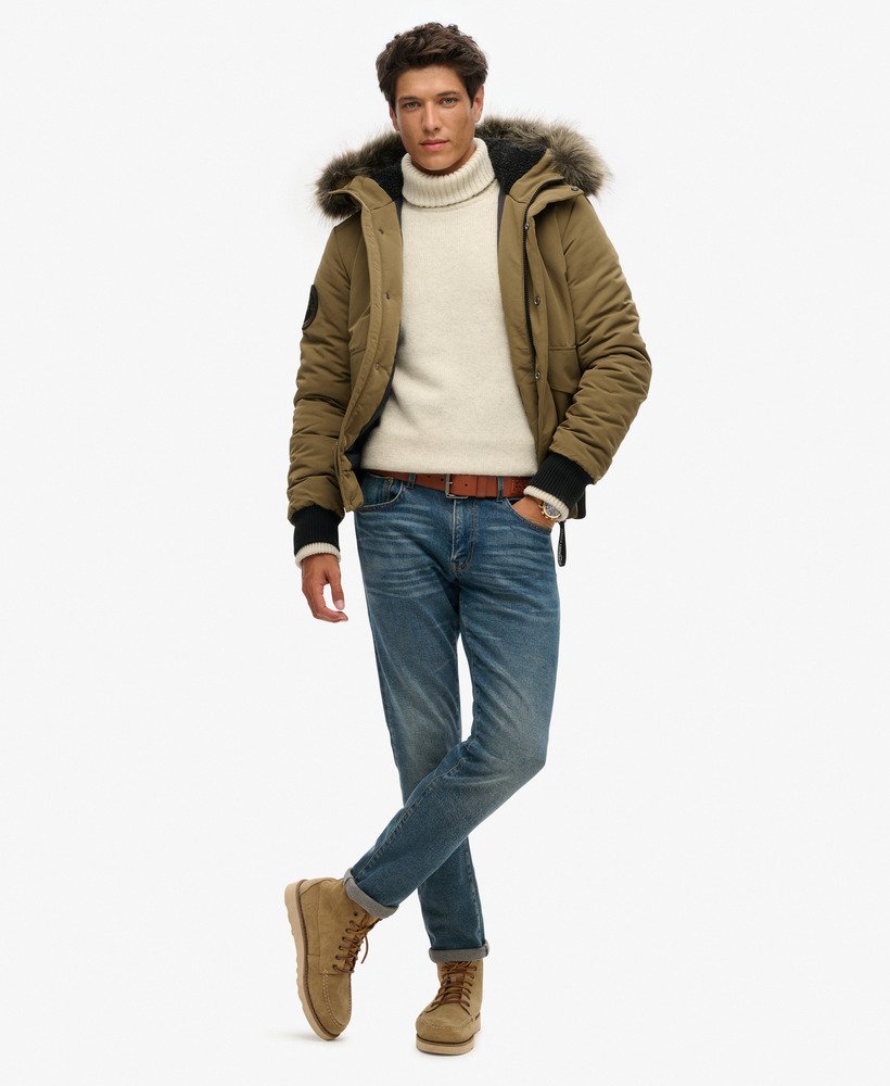jaqueta bomber acolchoada everest com capuz na cor verde-oliva militar