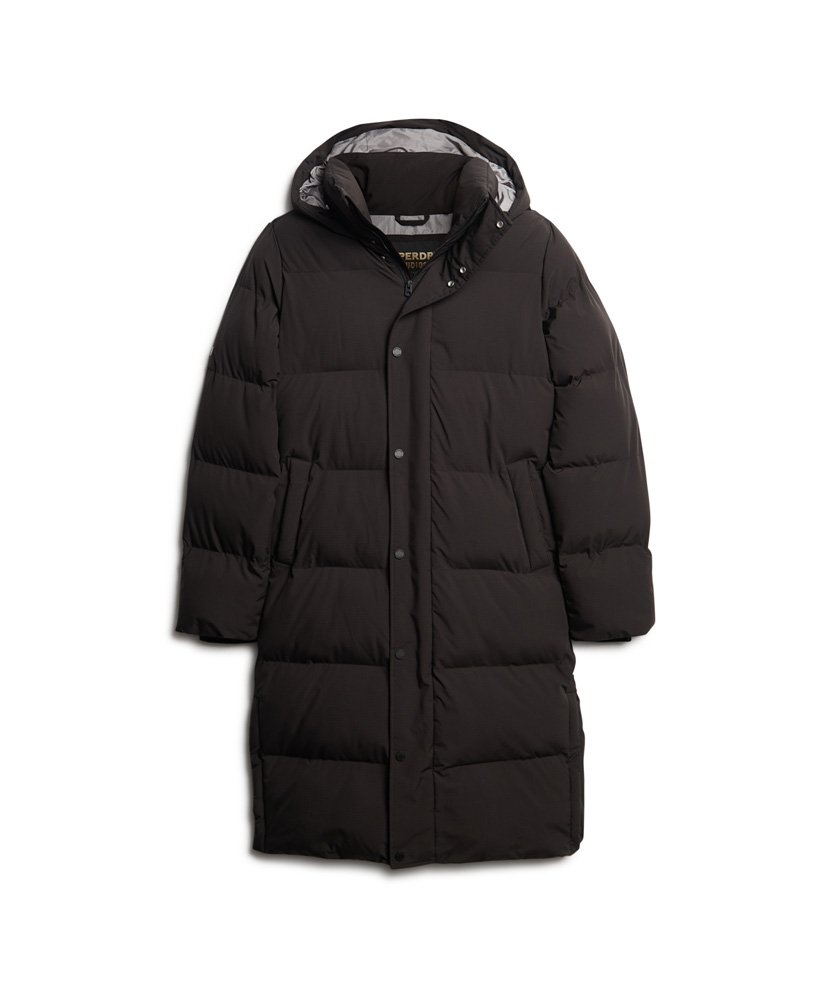 casaco puffer longo com capuz na cor preta.