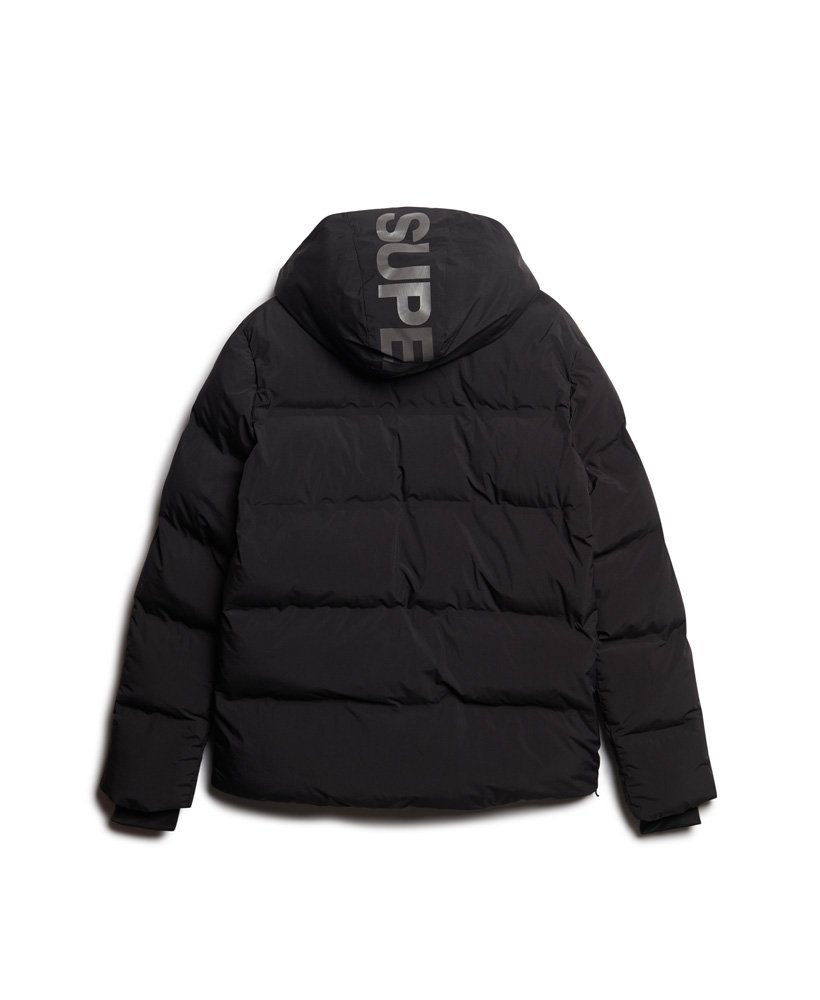 jaqueta puffer boxy com capuz na cor preta.