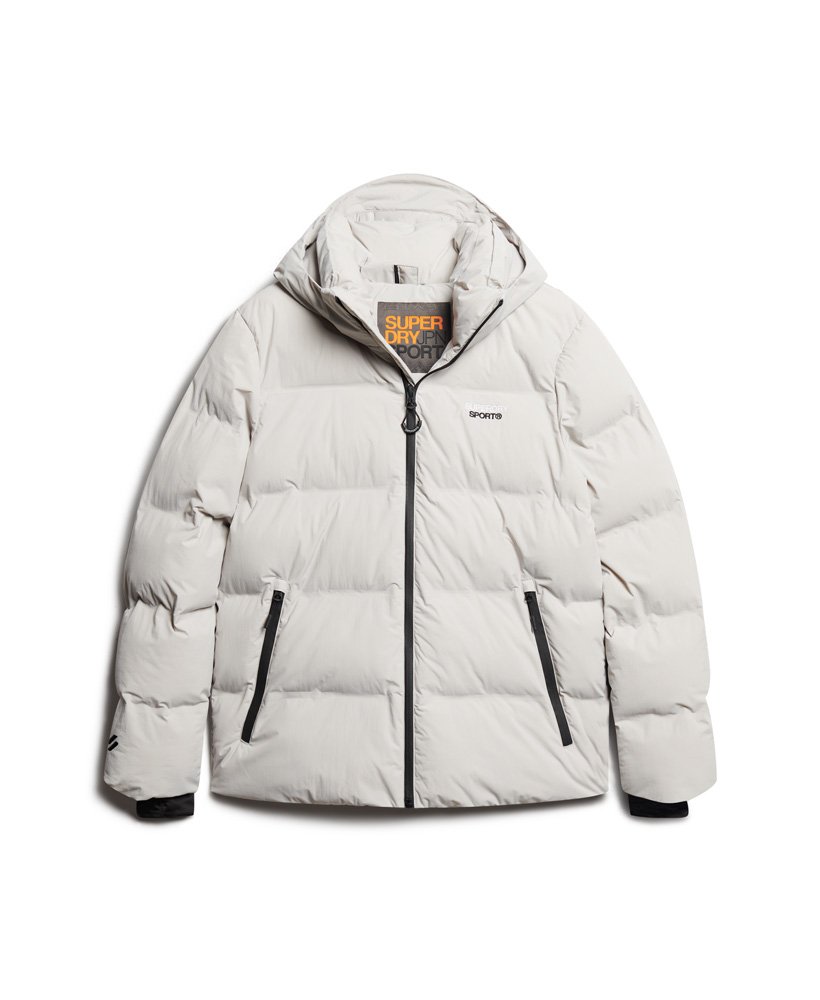 jaqueta puffer boxy com capuz na cor cinza luar.