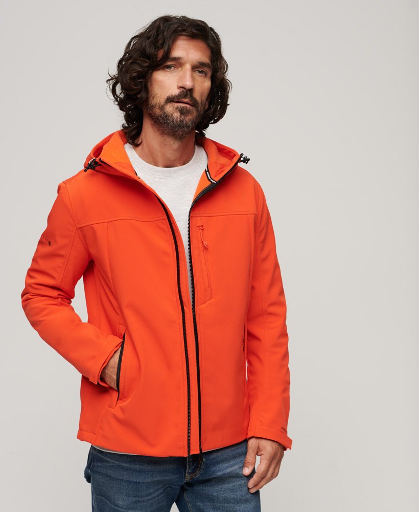 jaqueta softshell com capuz e forro de fleece em laranja vibrante