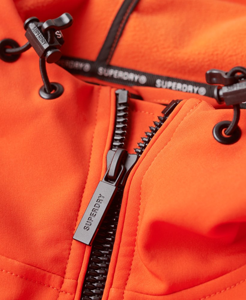 jaqueta softshell com capuz e forro de fleece em laranja vibrante