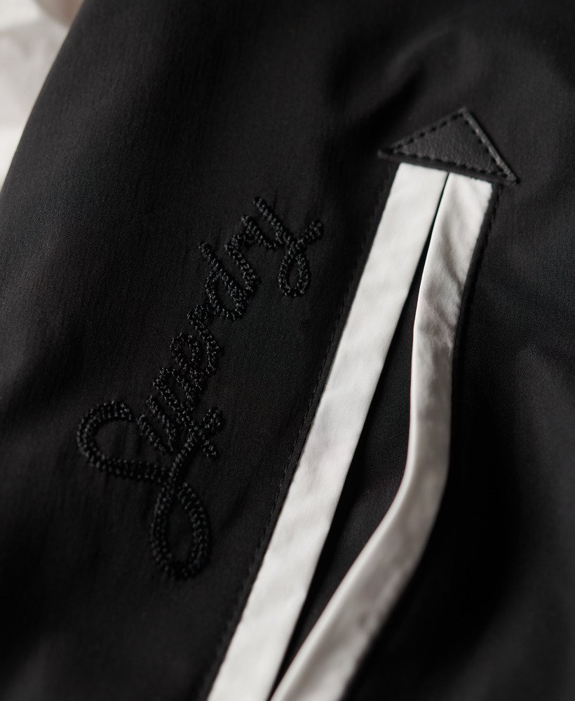 jaqueta bomber universitária mascot na cor preto jato