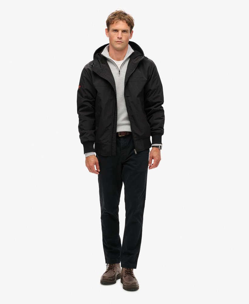 jaqueta bomber com capuz em nylon excedente na cor preto jato