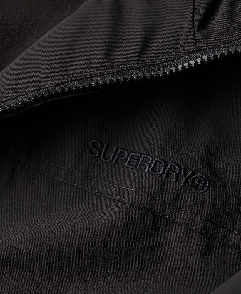 jaqueta bomber com capuz em nylon excedente na cor preto jato