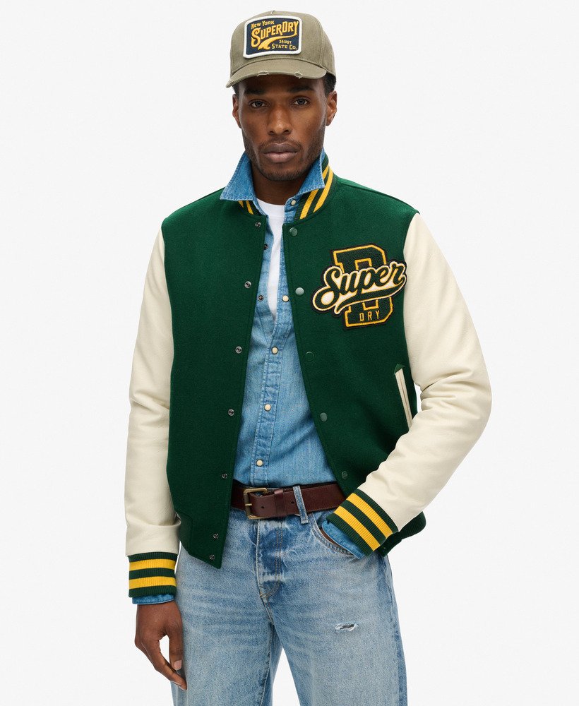 jaqueta bomber universitária de lã na cor verde pinho.