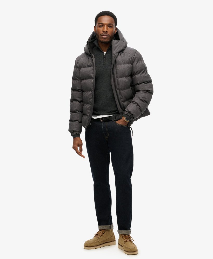 jaqueta esportiva puffer com capuz em tweed cinza mesclado.