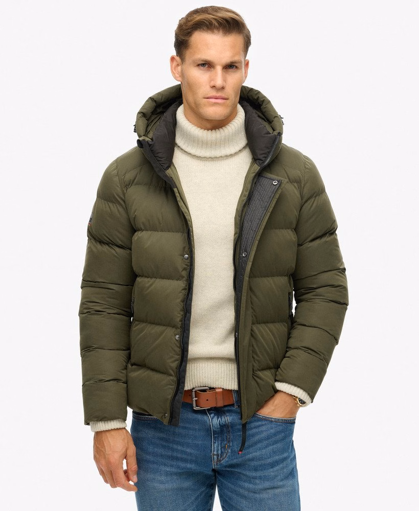 Jaqueta puffer esportiva com capuz em microfibra
