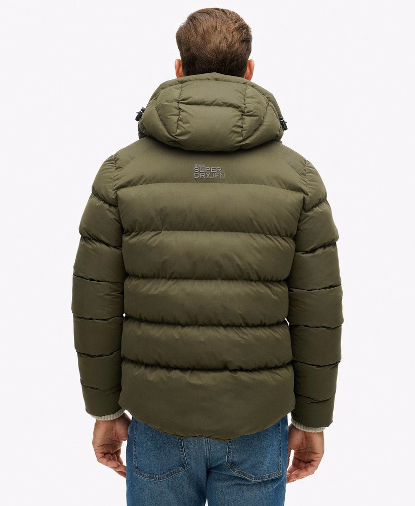 Jaqueta puffer esportiva com capuz em microfibra