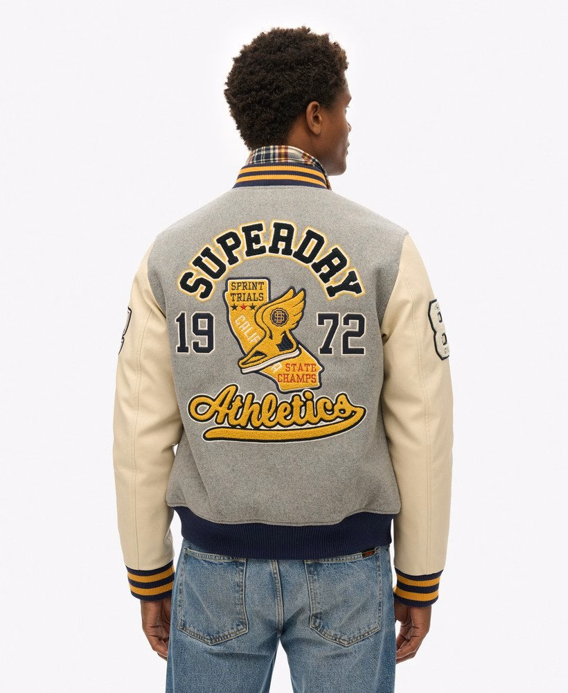 Jaqueta Bomber com Patches Universitários