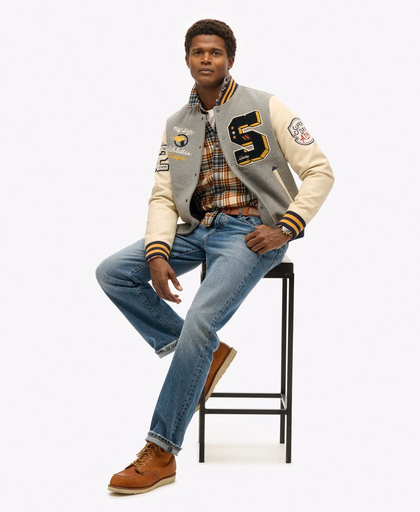 Jaqueta Bomber com Patches Universitários