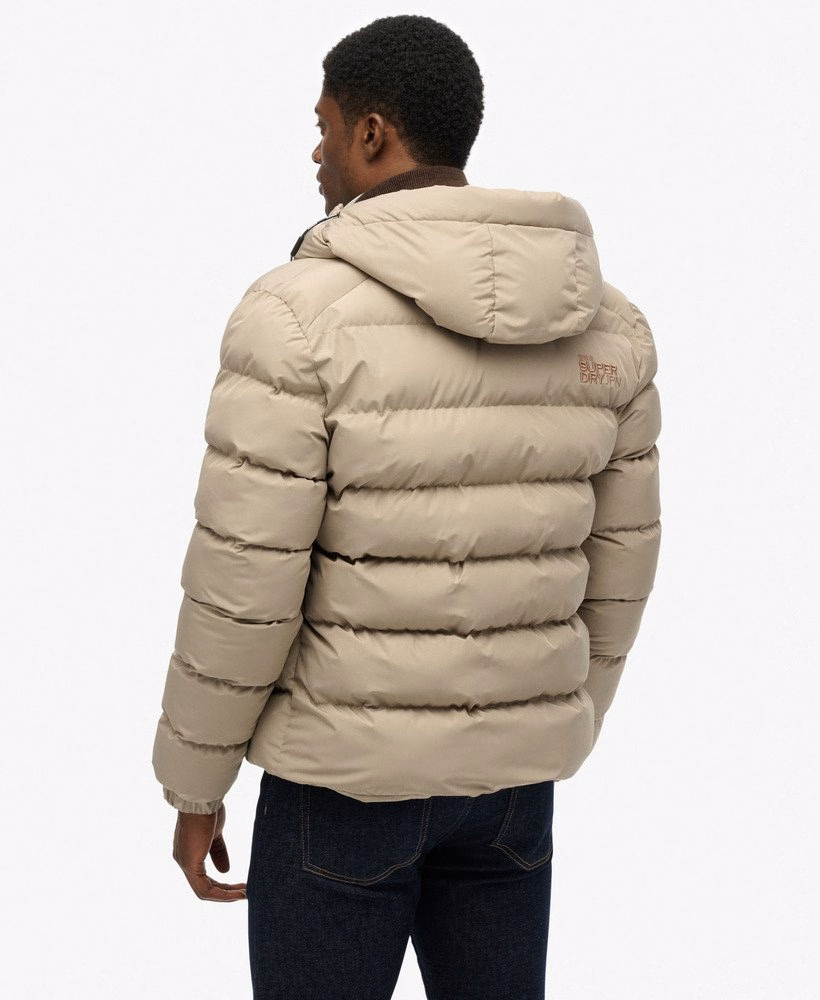 Jaqueta esportiva puffer com capuz