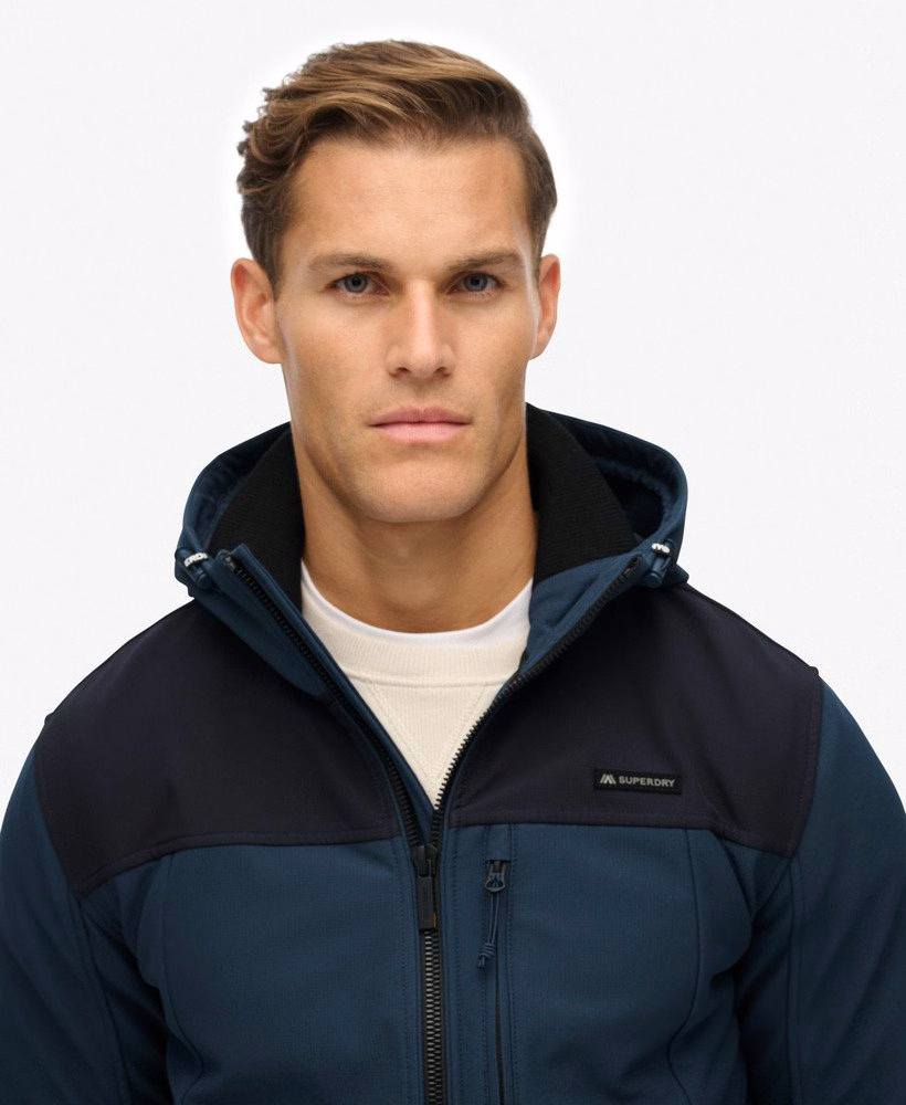 Jaqueta Trekker Soft Shell com Capuz
