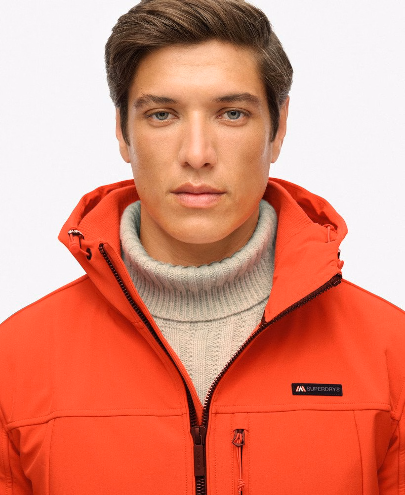 Jaqueta Trekker Soft Shell com Capuz