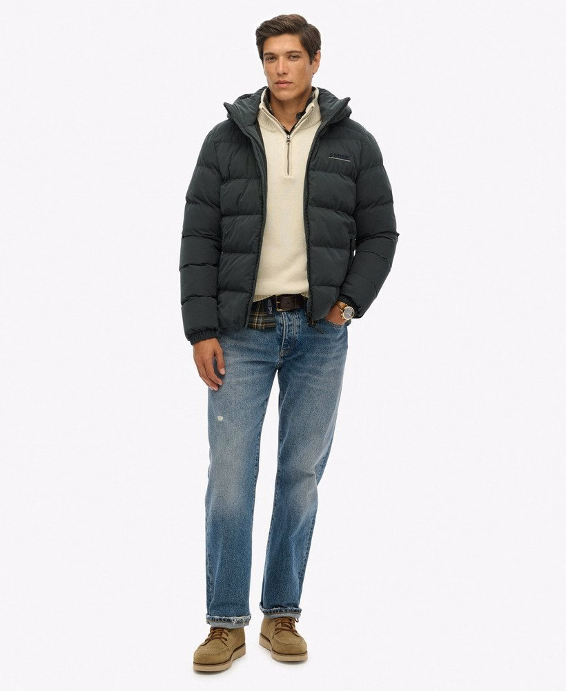 Jaqueta puffer esportiva com capuz em microfibra