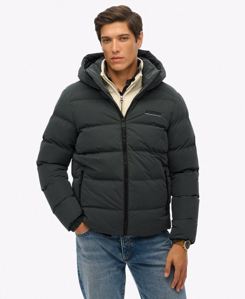 Jaqueta puffer esportiva com capuz em microfibra