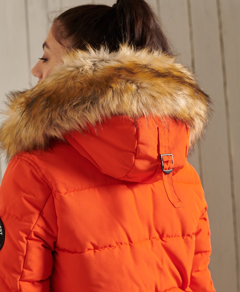 jaqueta bomber everest na cor laranja.