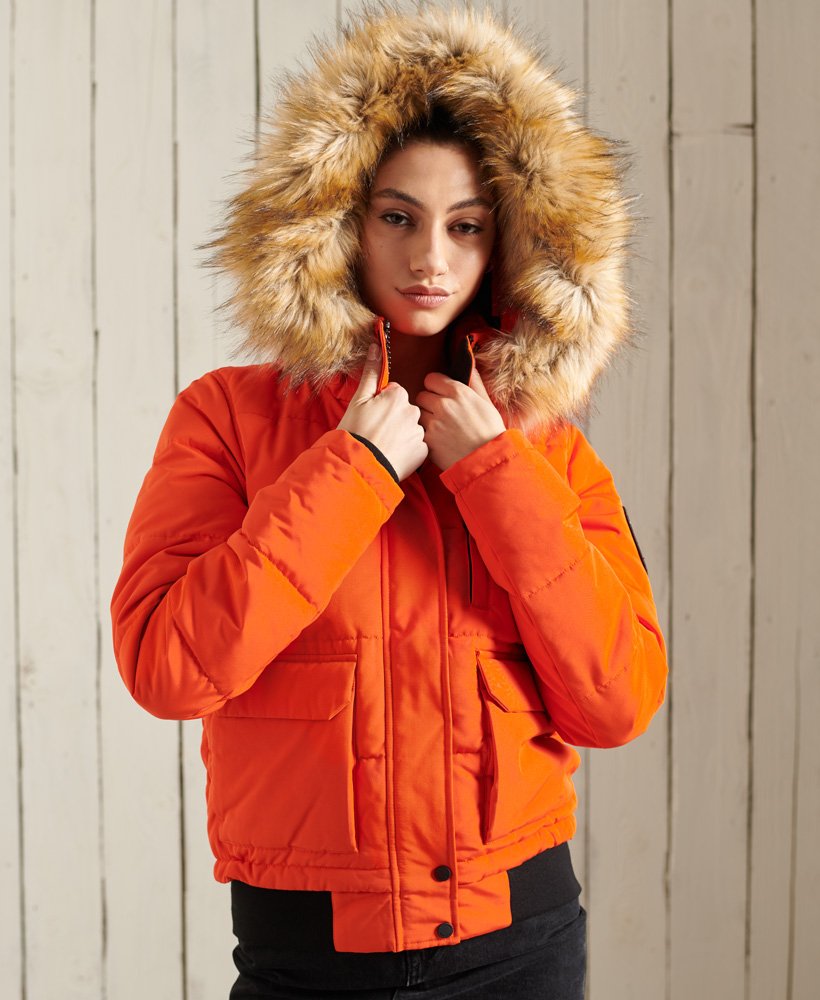 jaqueta bomber everest na cor laranja.