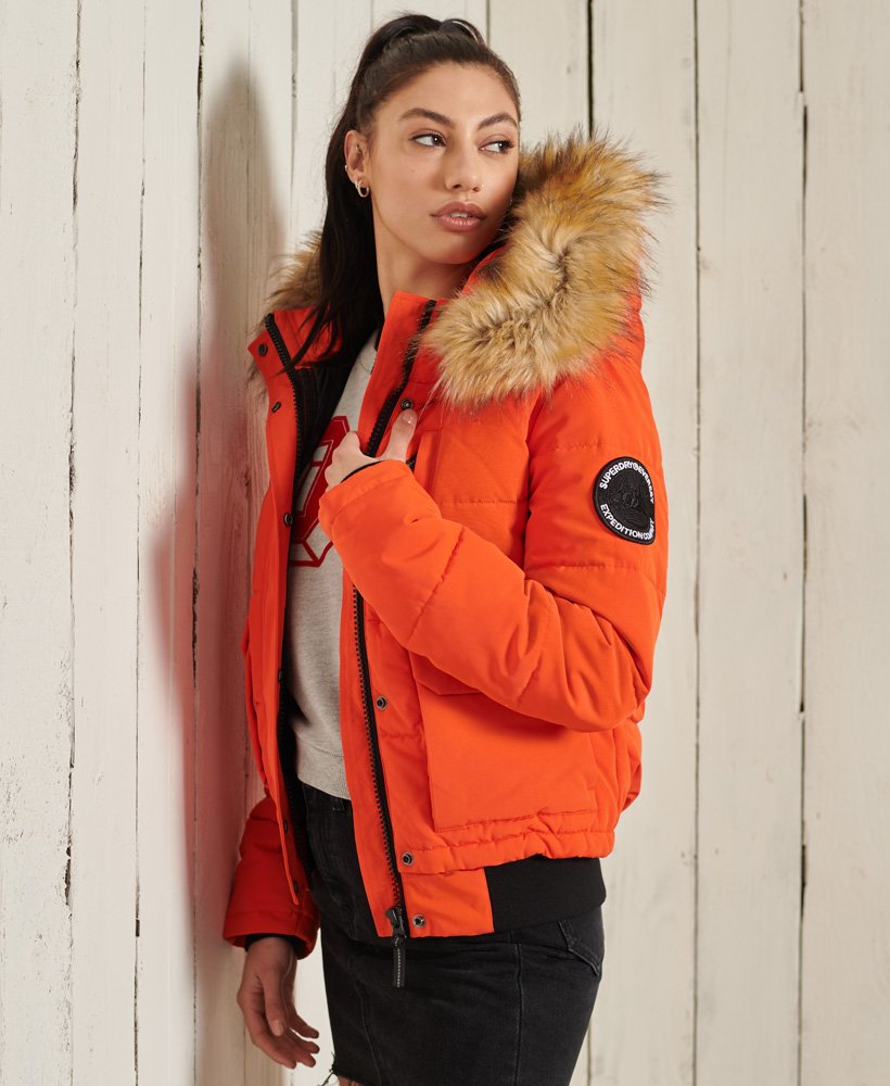 jaqueta bomber everest na cor laranja.