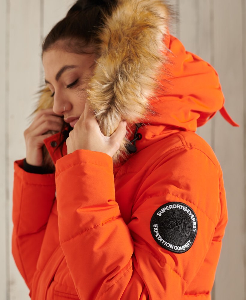 jaqueta bomber everest na cor laranja.