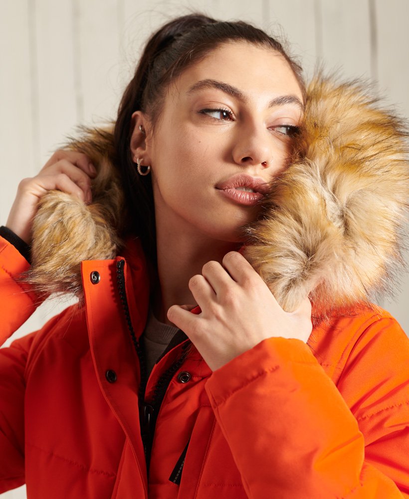 jaqueta bomber everest na cor laranja.