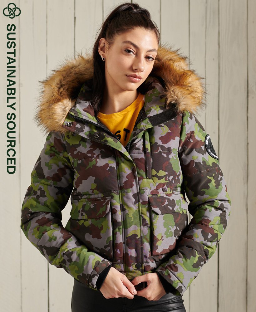 jaqueta bomber everest em camuflagem militar.