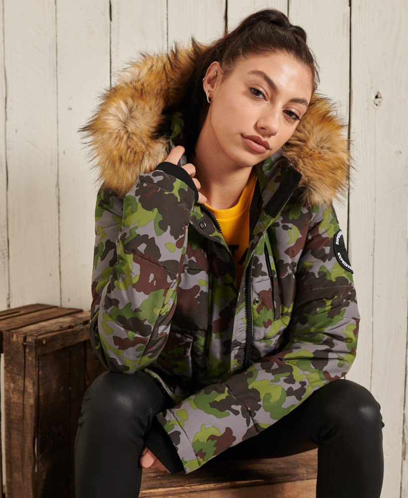 jaqueta bomber everest em camuflagem militar.