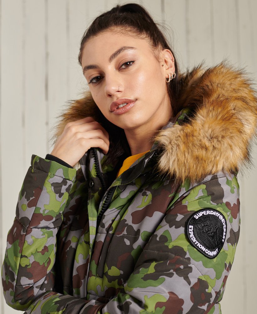 jaqueta bomber everest em camuflagem militar.