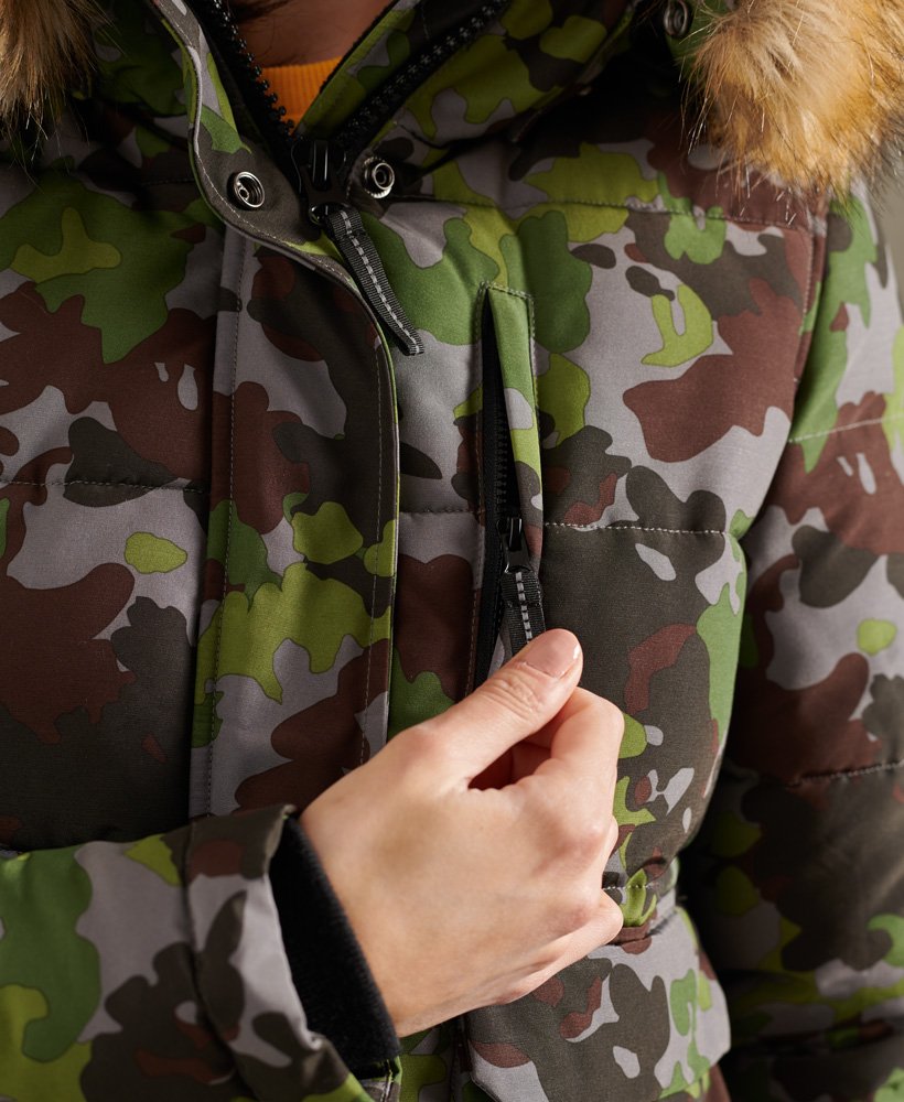 jaqueta bomber everest em camuflagem militar.