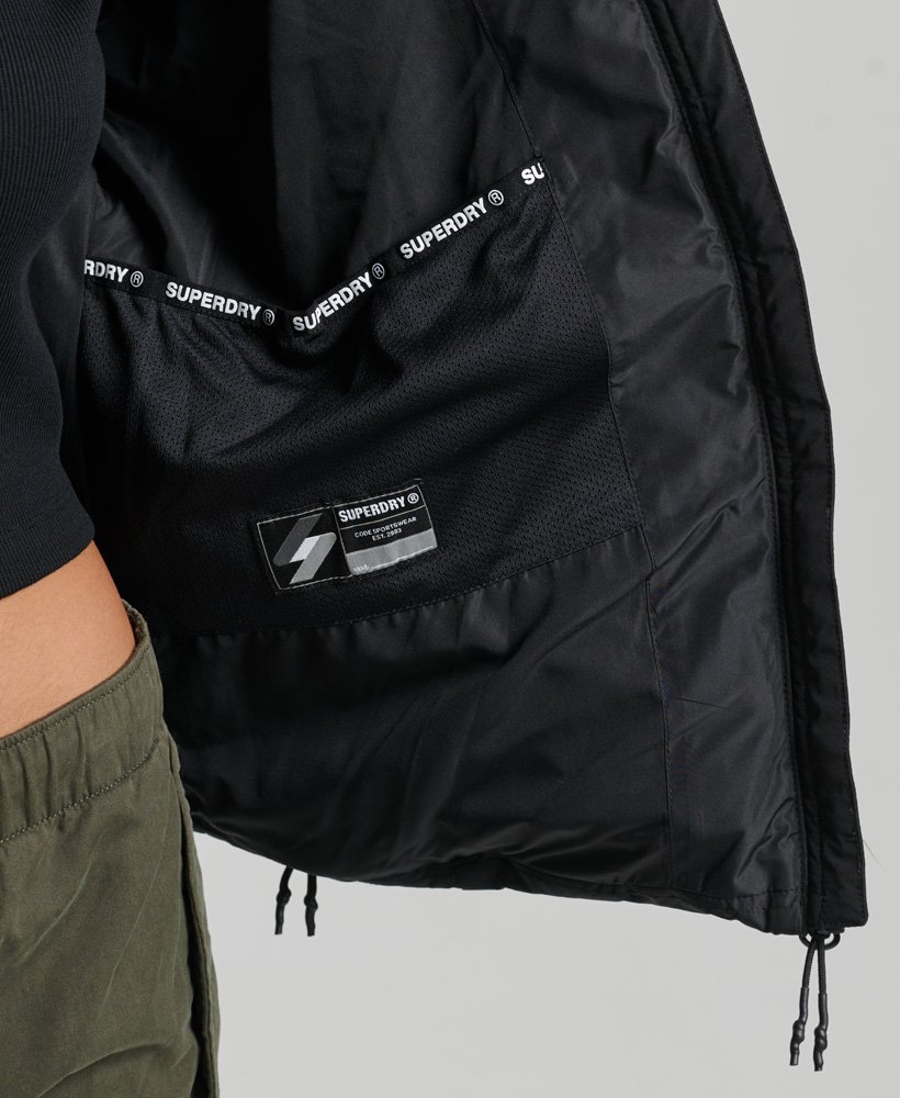 jaqueta puffer spirit sports com capuz na cor preta.