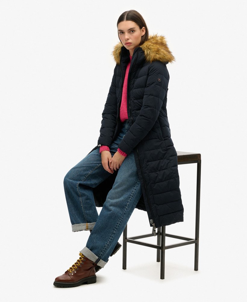 casaco puffer longo arctic na cor azul marinho.