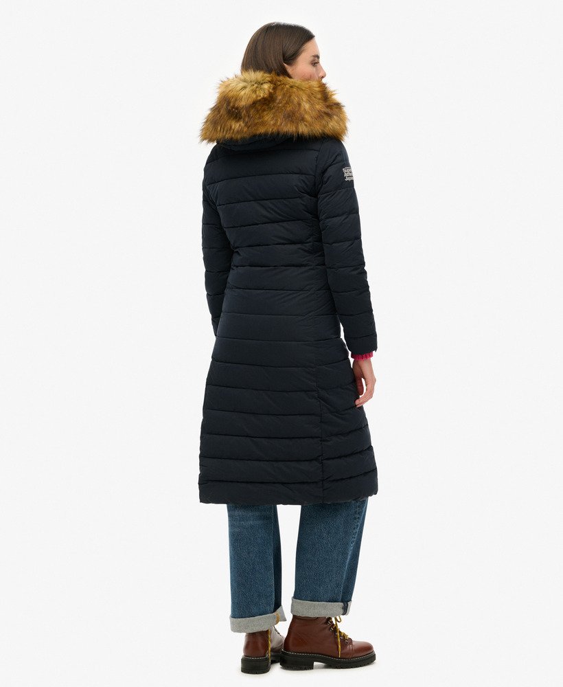 casaco puffer longo arctic na cor azul marinho.