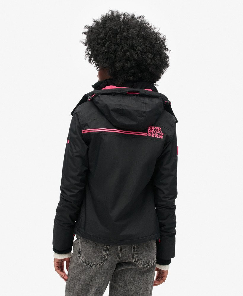 jaqueta corta-vento arctic sd com capuz e zíper frontal nas cores pretopretorosa punk