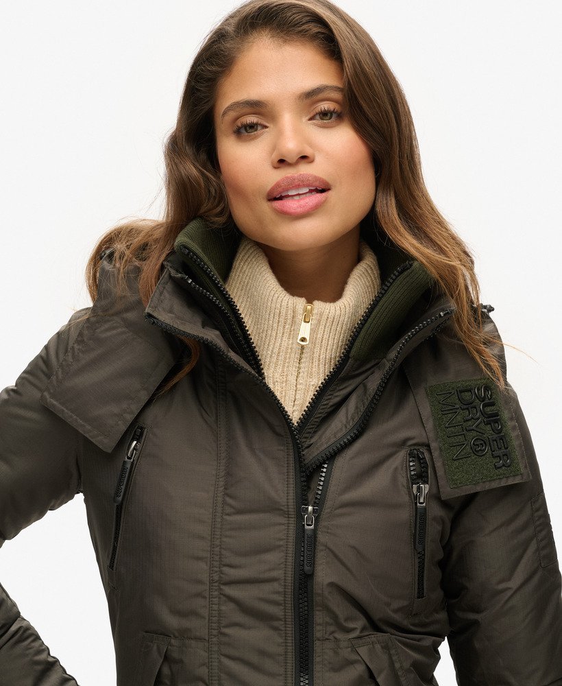 jaqueta corta-vento mountain sd na cor verde-oliva surplus goods