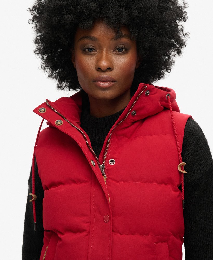 colete acolchoado com capuz everest na cor vermelha