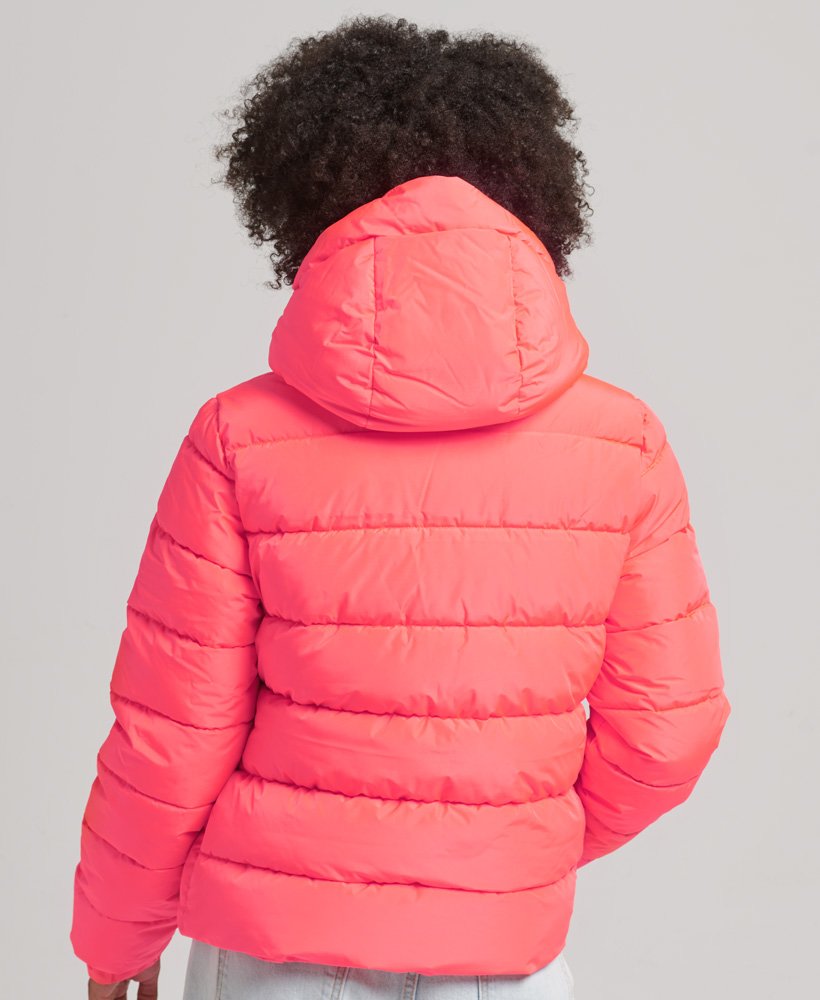 jaqueta puffer spirit sports com capuz na cor hyper fire coral