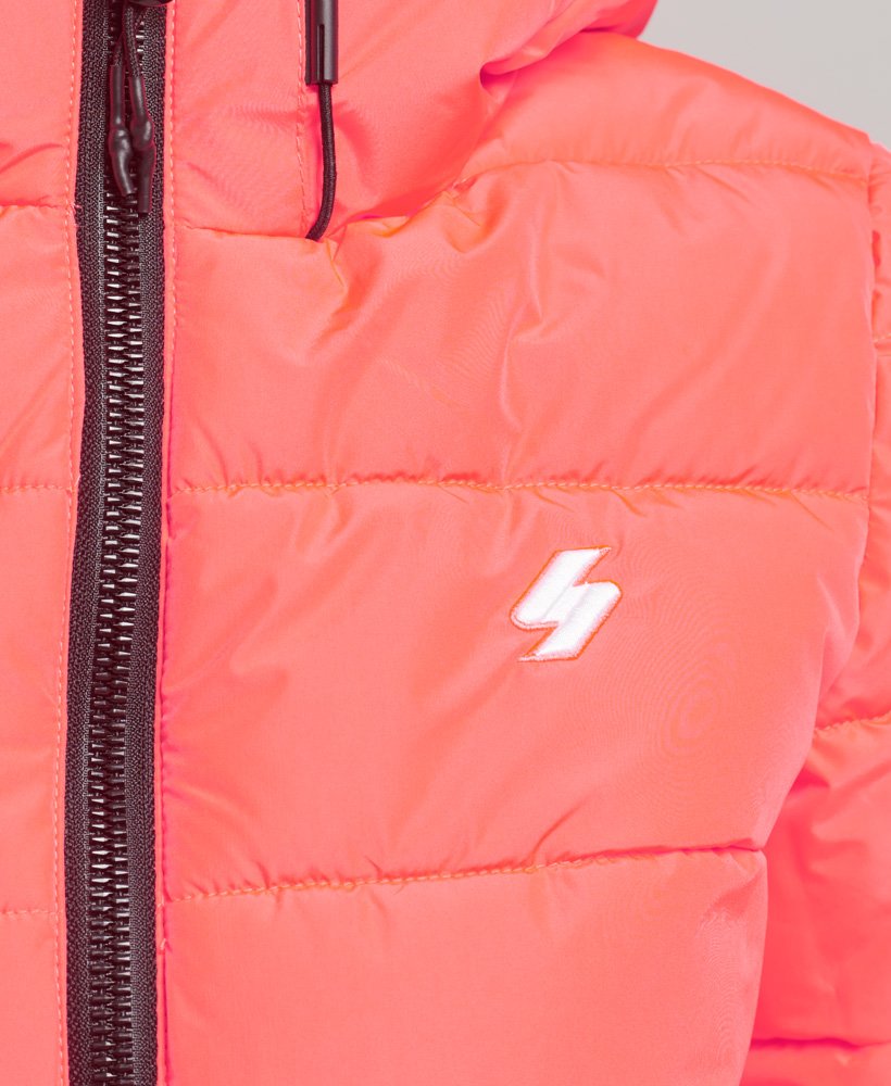 jaqueta puffer spirit sports com capuz na cor hyper fire coral