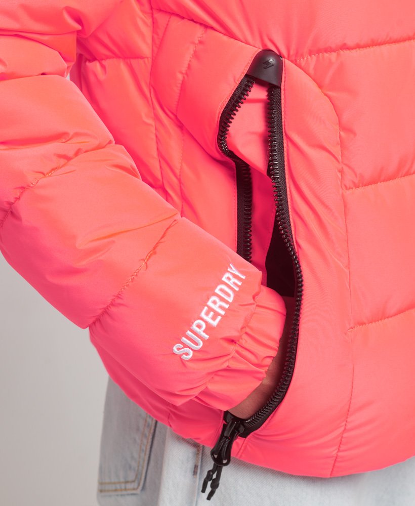 jaqueta puffer spirit sports com capuz na cor hyper fire coral