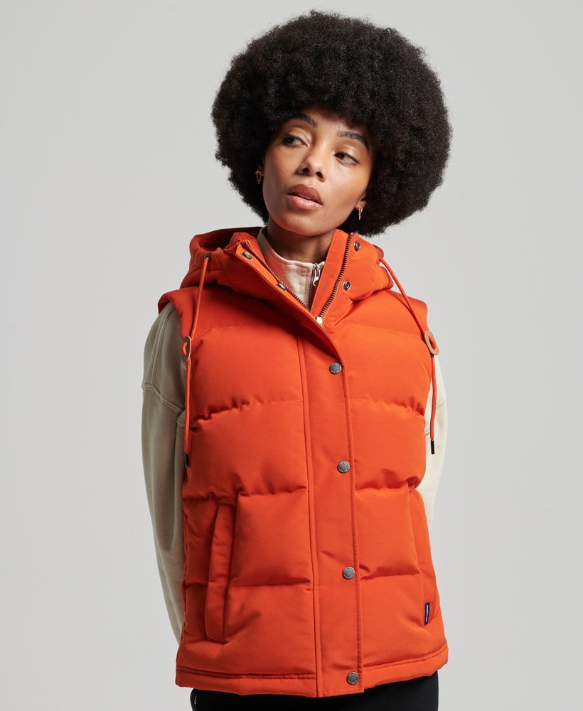 colete everest com capuz vintage na cor laranja abóbora.