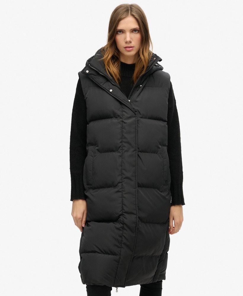 colete puffer longo com capuz na cor preta