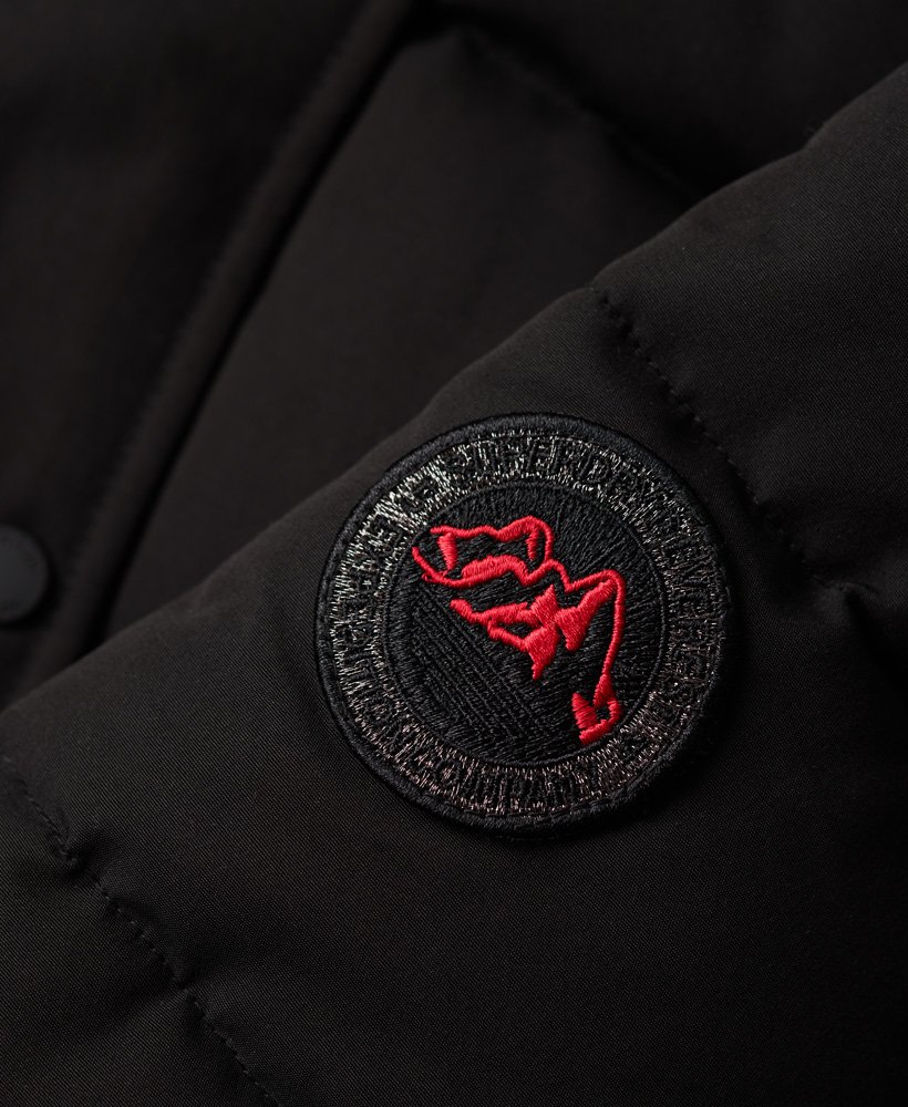 casaco acolchoado longo everest na cor preto jato