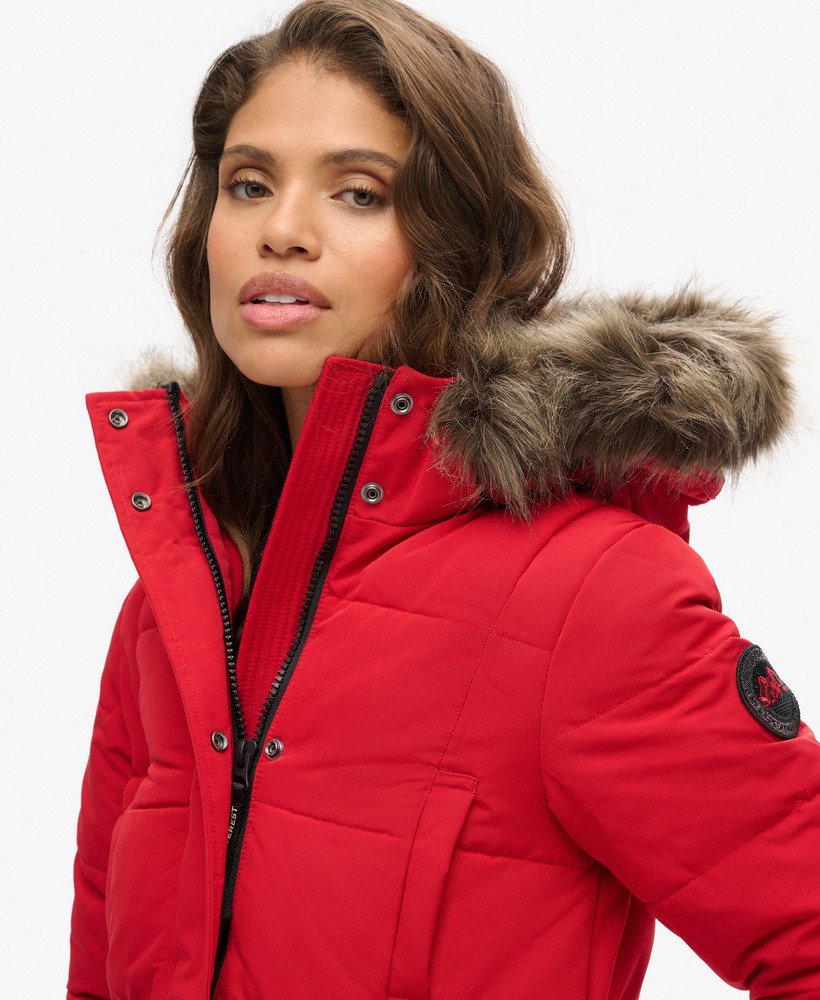 casaco acolchoado longo everest na cor vermelho escuro