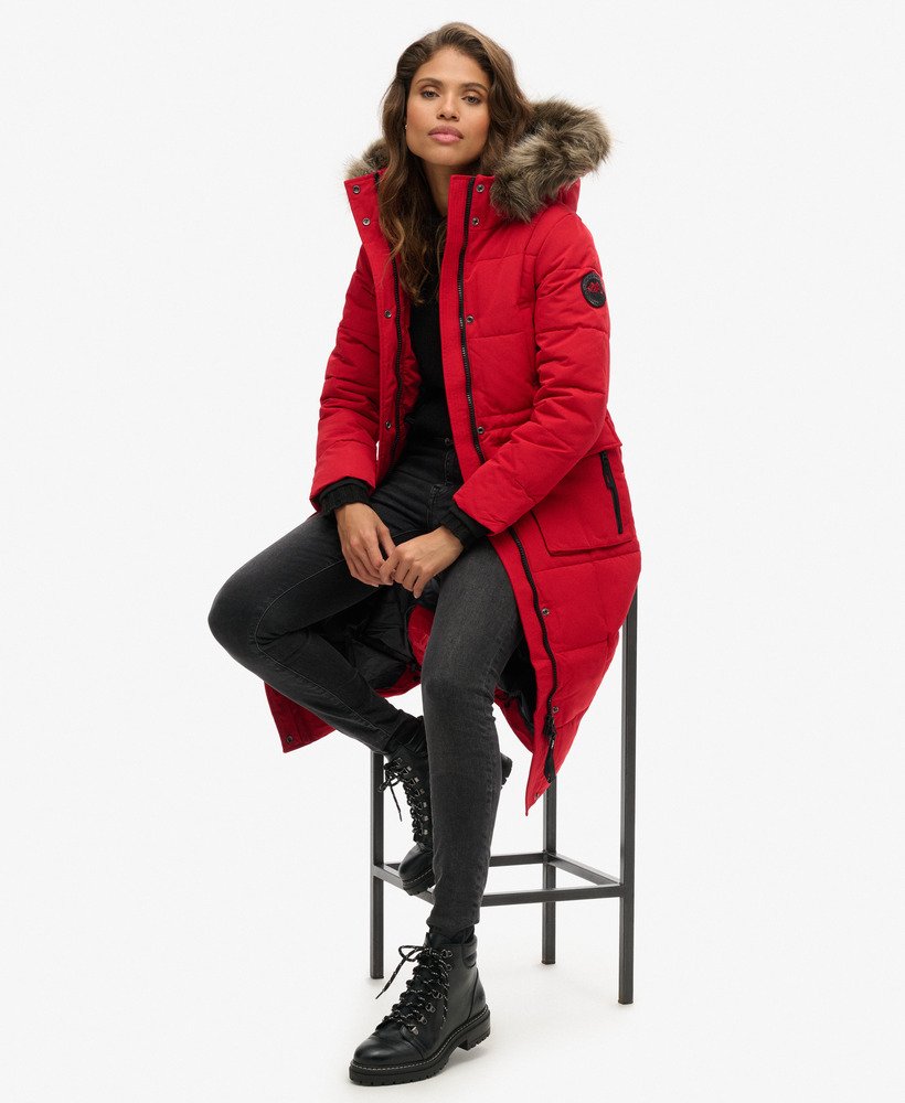 casaco acolchoado longo everest na cor vermelho escuro